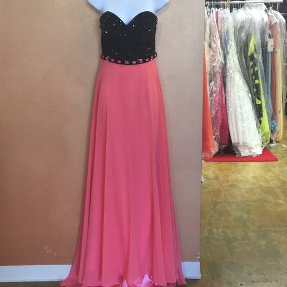Blush Dresses & Skirts - Blush prom dress Blush Dresses & Skirts - Blush prom dress